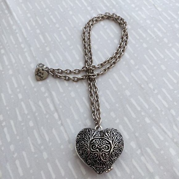 Jewelry - Heart Locket